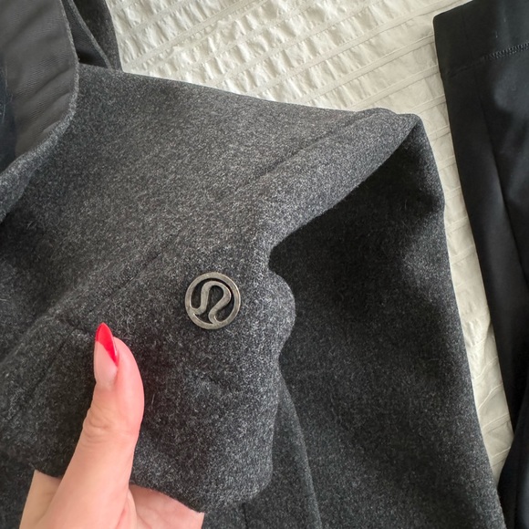 SOLD Lululemon Savasana Softshell - Picture 4 of 7